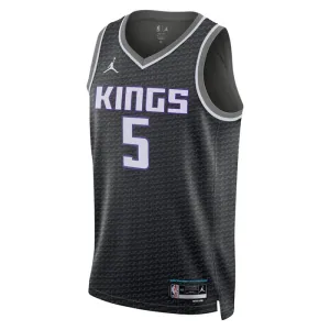 Camiseta Sacramento Kings De Aaron Fox 5 Statement Edition Negro Swingman para Hombre