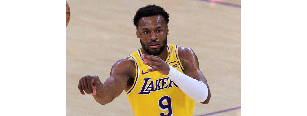 Bronny James está madurando rápidamente bajo el cuidado de su padre