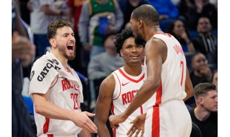 Kevin Durant alcanzó la marca de los 32.000 puntos en su carrera