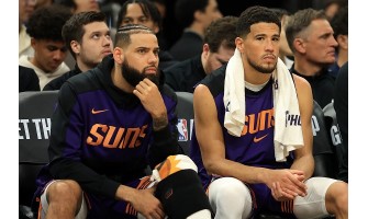 Los Phoenix Suns anuncian una reconstrucción en torno a Devin Booker