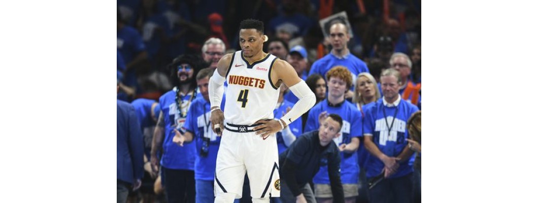 Russell Westbrook ha experimentado transiciones entre cinco equipos en seis años Russell Westbrook ha experimentado transiciones entre cinco equipos en seis años